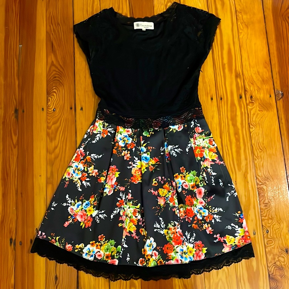 Comfortable and colorful pleated dress